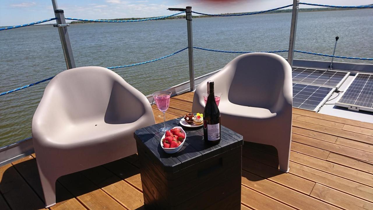 Houseboat Arka 1 - Domki Na Wodzie, Rower Wodny, Wifi, Parking Mielno  Bagian luar foto